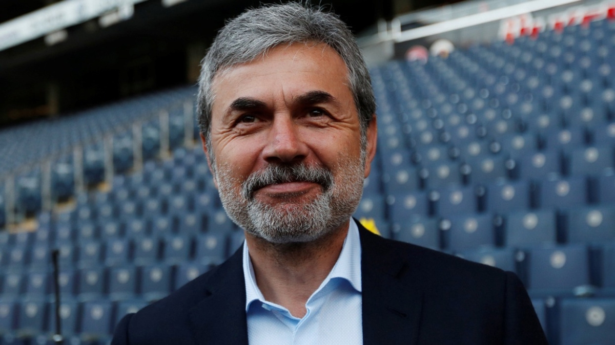 Medipol Başakşehir, teknik direktör Aykut Kocaman ile sözleşme imzaladı