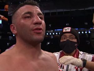 Avni Yıldırım, Canelo Alvarez karşısında 3. raundda mağlup oldu