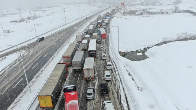 Balıkesir-Bursa karayolunda ulaşım durdu