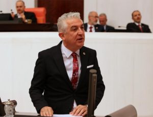 CHP Denizli Milletvekili Teoman Sancar, partisinden istifa etti