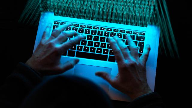 Dolandırıcı yanlışlıkla hacker’ı aradı, ifşa oldu