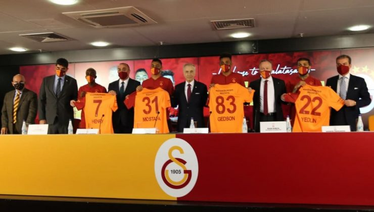 Galatasaray’da yeni transferlerin imza töreni