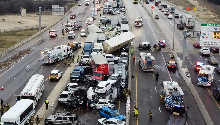 Teksas’ta 100’e yakın araç birbirine girdi: 5 ölü