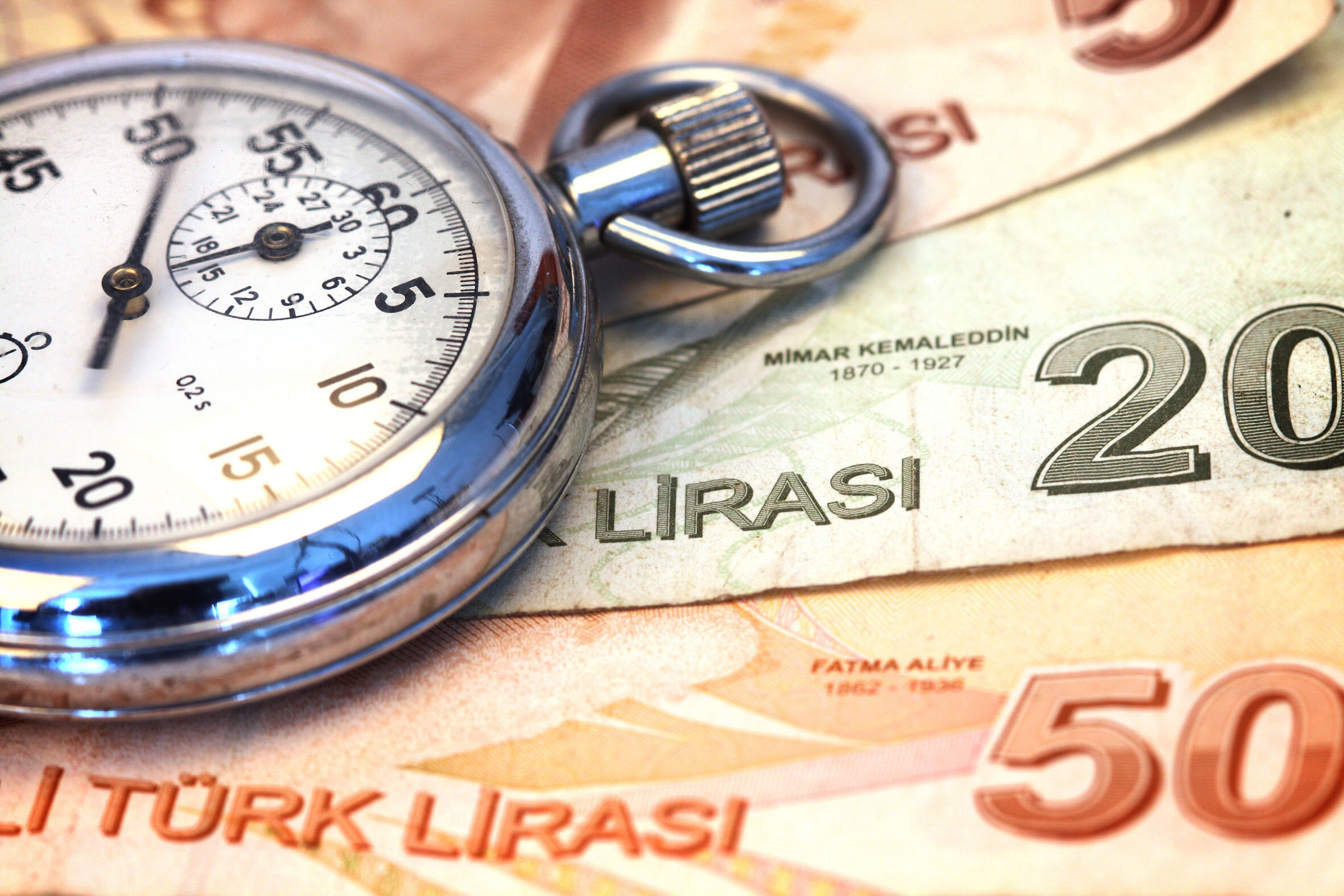 Türk Lirası, 2021’de en çok değerlenen para birimi oldu