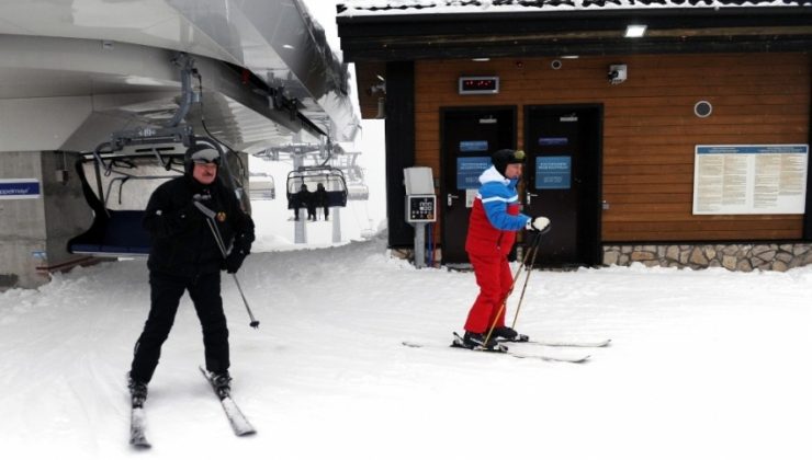 Putin ve Lukaşenko’nun kayak keyfi