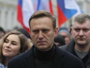 Navalny’nin cenazesi gece konvoyla taşındı: Ailesine 14 gün sonra verilecek