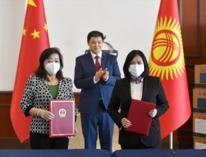 Çin’den Kırgızistan’a 150 bin doz aşı desteği