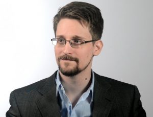 ABD’nin gizli belgelerini sızdıran Snowden, Rusya vatandaşı oluyor