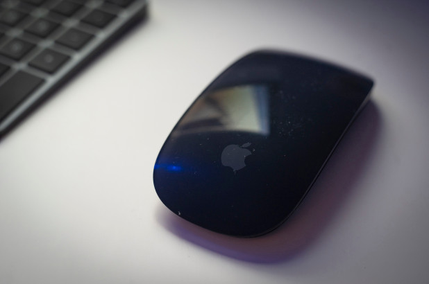 Apple, mouse yerine parmakların kullanılacağı cihaz üzerinde çalışıyor