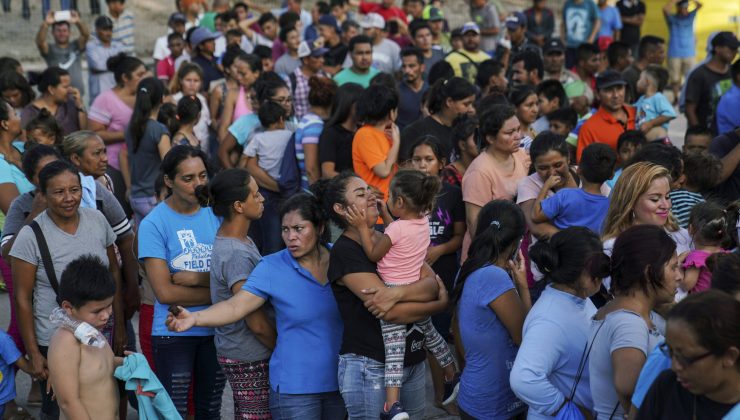 Biden, sınırda çocuklarından ayrılan ailelerin ABD’de kalmasına izin verecek