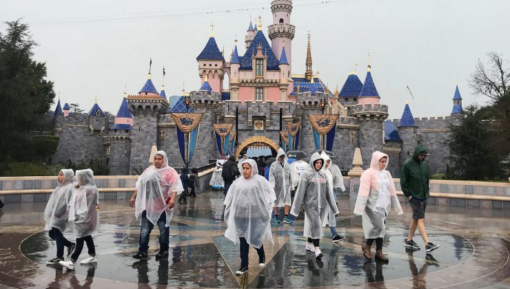 Disneyland, nisan sonunda yeniden açılacak