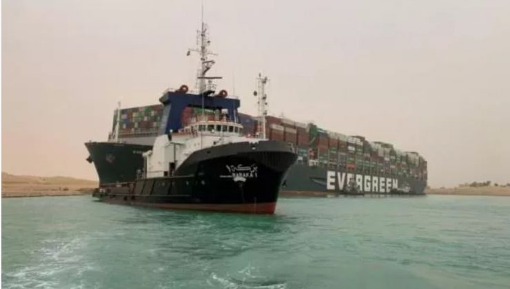 Dünya deniz ticaretini zora sokan kaza… Gemi Süveyş Kanalını kapadı