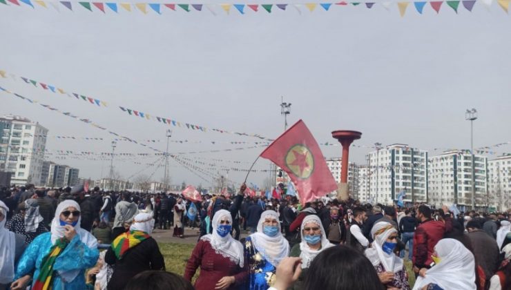 HDP’nin nevruz kutlamalarında PKK ve Öcalan paçavraları açıldı