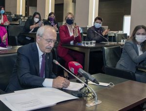 Kılıçdaroğlu ‘Siyasette Eşit Temsil’e dair kanun teklifini imzaladı