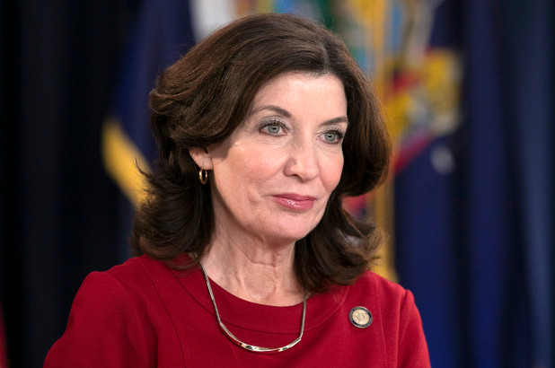 Vali Cuomo’dan sonra ilk sırada yer alan Teğmen Gov Kathy Hochul kimdir?