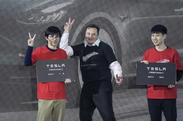 Elon Musk, yasağa rağmen Pekin’e yakın duruyor