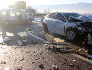 Ankara’da 9 aracın karıştığı zincirleme trafik kazası: 4 kişi öldü