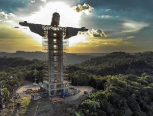 Brezilya’da ‘Kurtarıcı İsa’ heykeli yapılıyor