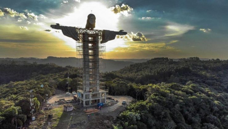 Brezilya’da ‘Kurtarıcı İsa’ heykeli yapılıyor
