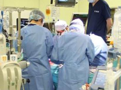 Covid-19 hastasına dünyanın ilk canlı donör akciğer nakli yapıldı