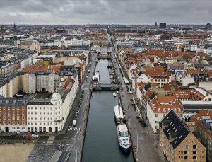 Danimarka Suriyeli mültecilerin oturma izinlerini kaldırıyor