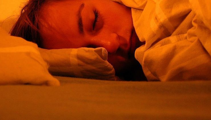 Demans riskini azaltmak için 6 saatten fazla uyumak gerekiyor