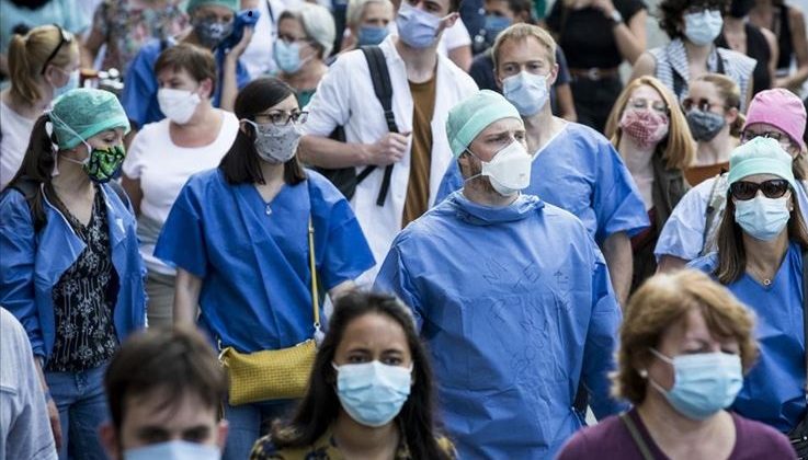 Fransa’da sağlık çalışanlarından çağrı: Yaşamamıza yardım edin