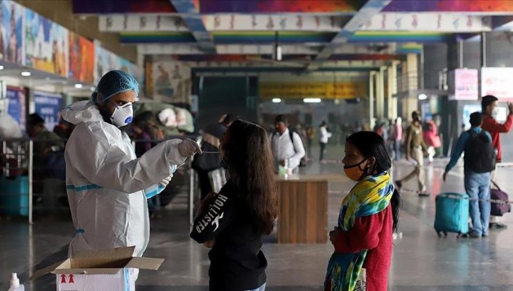 Hindistan’da 18 yaş üstündeki herkes Kovid-19 aşısı olacak