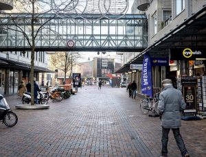 Hollanda’da sokağa çıkma kısıtlaması 28 Nisan’dan itibaren kaldırılıyor