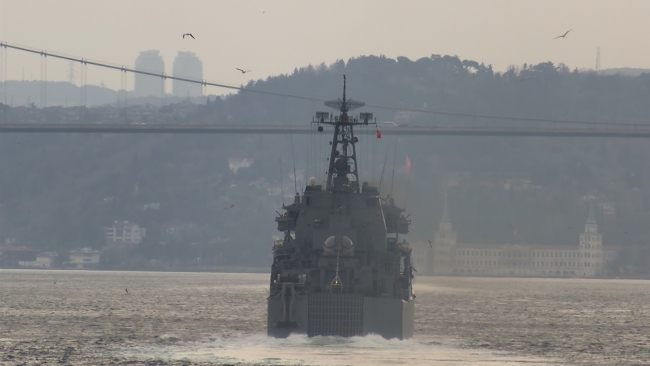 İstanbul Boğazı’ndan Rus savaş gemileri geçti