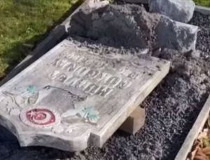 Almanya’da Müslüman mezarları tahrip edildi