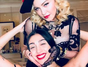 Ölümden dönen Madonna dünya turnesine başlıyor