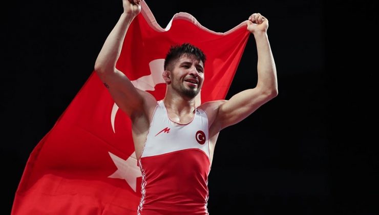 Milli güreşçi Süleyman Atlı Avrupa şampiyonu oldu
