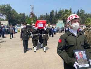 Şehit Sözleşmeli Er Mustafa Çalım son yolculuğuna uğurlandı