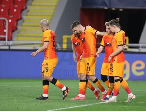 Galatasaray zirve ile farkı 6 puana indirdi