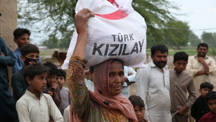 Türk Kızılay, Pakistan’da 200 aileye gıda yardımında bulundu