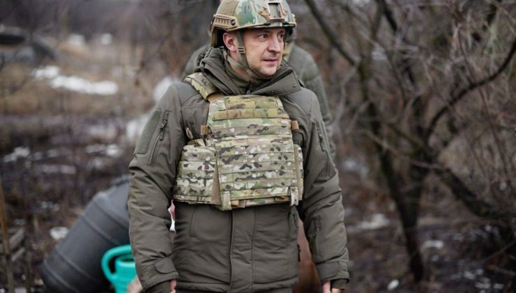 Ukrayna Devlet Başkanı Vladimir Zelenskiy’den orduya moral ziyareti