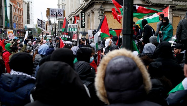 İsrail’in Filistinlilere yönelik saldırıları Londra’da protesto edildi