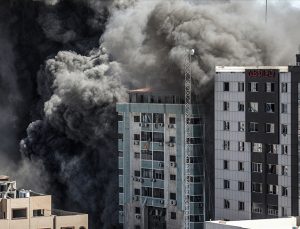AP, ofislerin bulunduğu binayı hedef alan İsrail hava saldırısının soruşturulmasını istedi