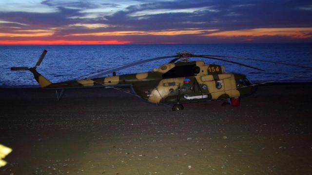 Azerbaycan’a ait askeri helikopter Giresun’a zorunlu iniş yaptı