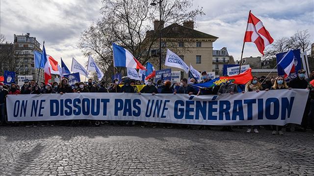 Fransa’da Müslüman karşıtı “Generation Identitaire” oluşumunun faaliyetlerine son verildi