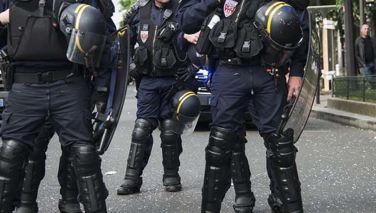 Fransa’da olaylı 1 Mayıs: 22 kişi gözaltına alındı