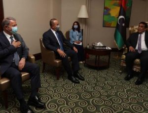 Libya Başkanlık Konseyi Başkanı el-Menfi, Çavuşoğlu ve Akar’ı kabul etti