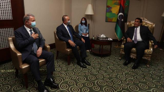Libya Başkanlık Konseyi Başkanı el-Menfi, Çavuşoğlu ve Akar’ı kabul etti