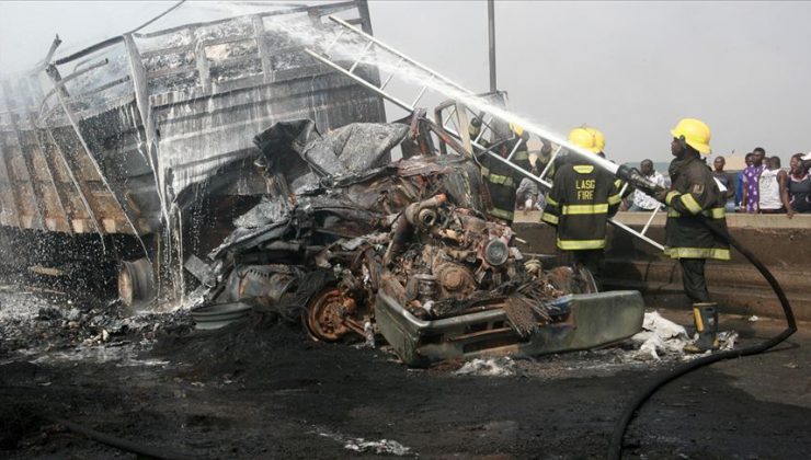 Nijerya’da trafik kazasında 10 kişi hayatını kaybetti