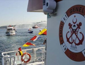 Rahatsızlanan gemi personeli İstanbul’da tahliye edildi