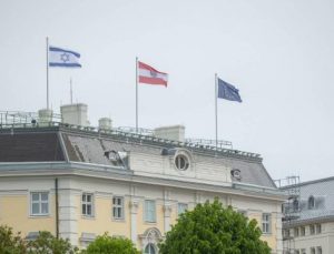 Siyasilerden Avusturya Başbakanına “İsrail bayrağı” tepkisi