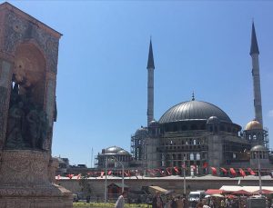 Taksim Camii açılış için gün sayıyor