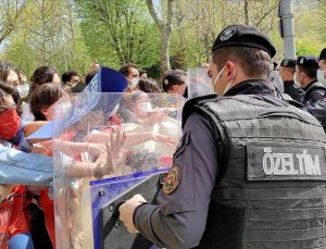 Taksim’e çıkmaya çalışan 212 kişi gözaltına alındı