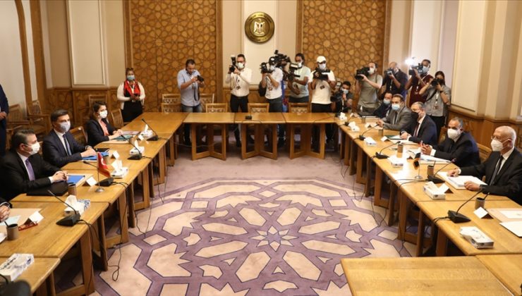 Türk ve Mısır siyasi istişareleri Kahire’de başladı
